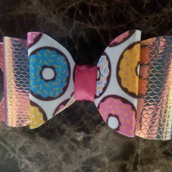 Bow - Picture 2 of 2